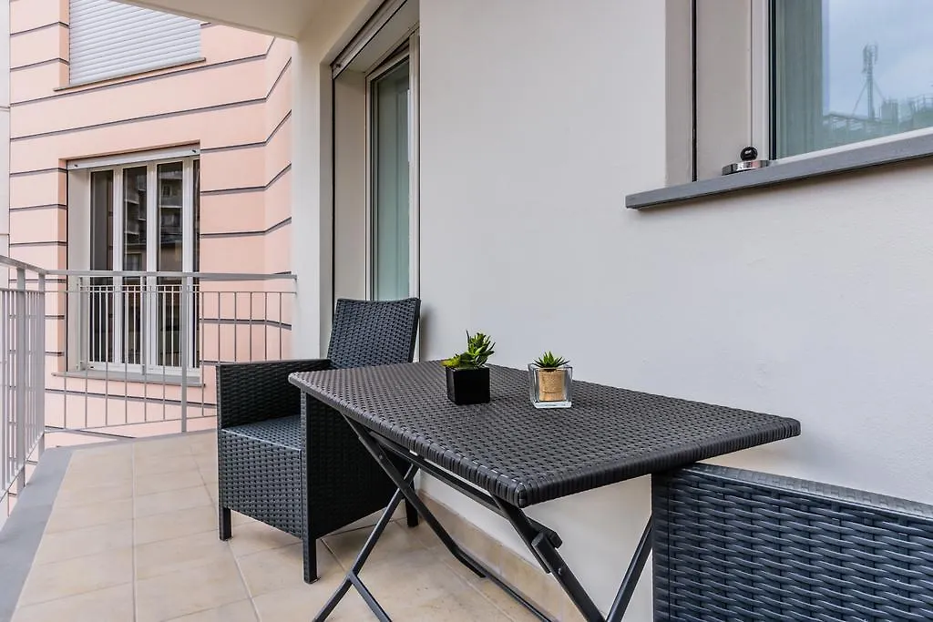 Casa Rebecca In Arco Della Pace Hotel Milán Apartamento